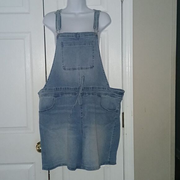 Maurices light wash adjustable  bib overall shorts drawstring waist Sz XL NWT - Picture 1 of 8